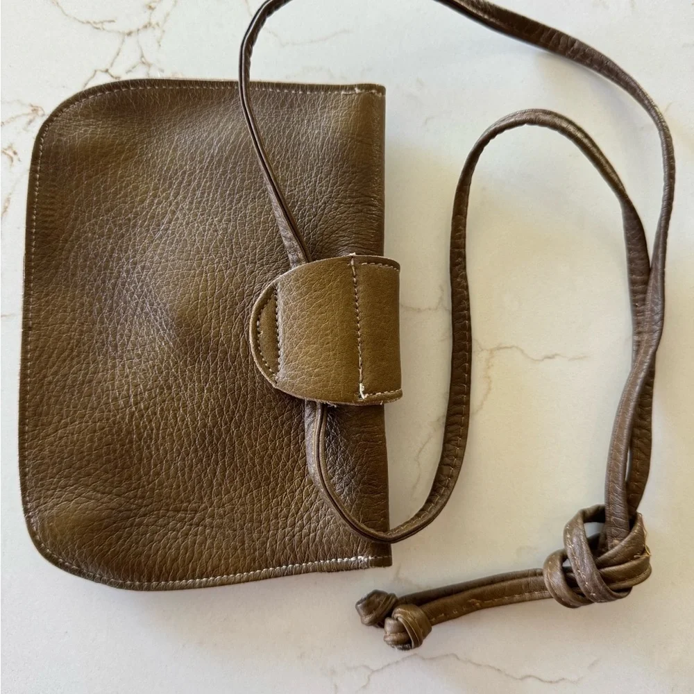 Calderon Vintage Retro Olive Pebbled Leather Crossbody Bag Snap Close Tie Belt